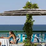 Wivien Hotel